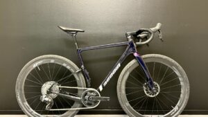 BERRIA ALLROAD / RIVAL AXS /  MEDIUM 55CM / 2025 / OIL / BEGAGNAD