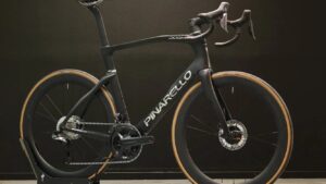 PINARELLO DOGMA F / 54CM / ULTEGRA / C60
