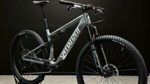 SPECIALIZED EPIC 8 COMP / MEDIUM / 2025 / GRÅ