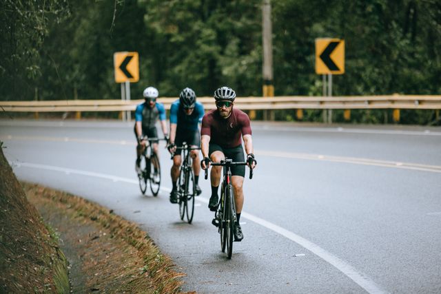 Närbild av Pinarello Dogma med aerodynamisk ram och racergeometri
