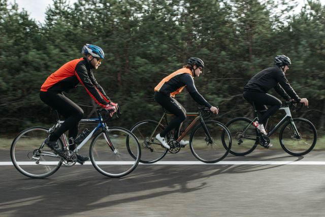Specialized cykel hos Cykelhuset i Upplands Väsby för pendling, träning och fritid